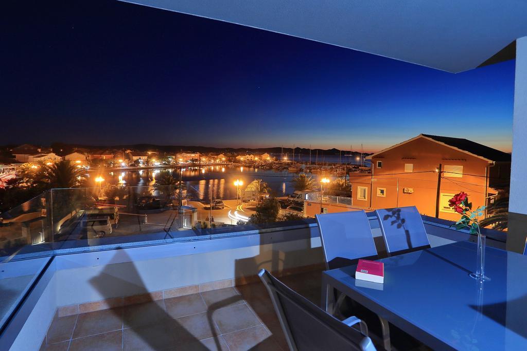 Luxury Apartments Sikiric With Fantastic View On The Sea 비빈제 외부 사진