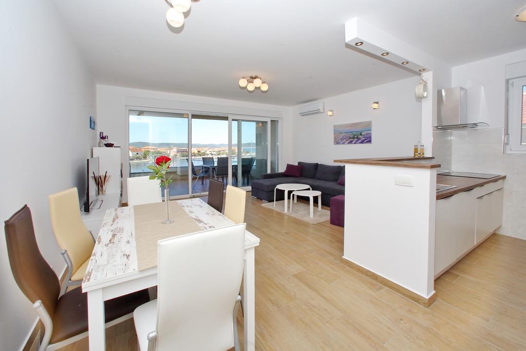 Luxury Apartments Sikiric With Fantastic View On The Sea 비빈제 외부 사진