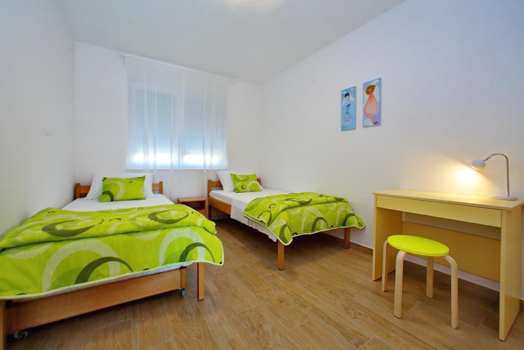Luxury Apartments Sikiric With Fantastic View On The Sea 비빈제 외부 사진
