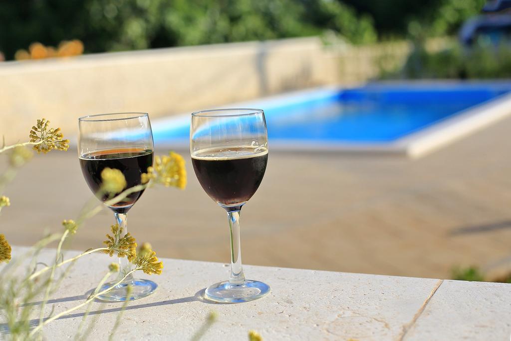Luxury Apartments Sikiric With Fantastic View On The Sea 비빈제 외부 사진