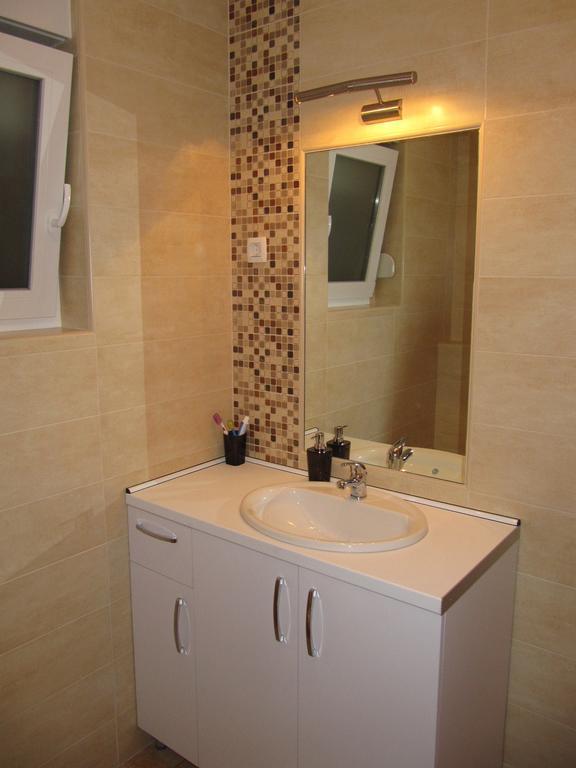 Luxury Apartments Sikiric With Fantastic View On The Sea 비빈제 외부 사진