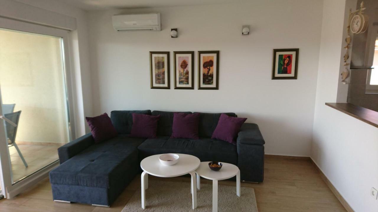 Luxury Apartments Sikiric With Fantastic View On The Sea 비빈제 외부 사진