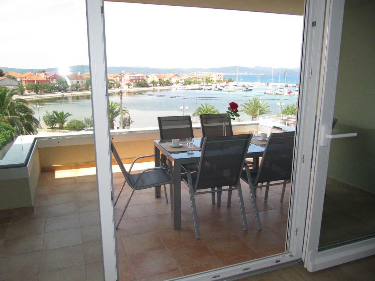 Luxury Apartments Sikiric With Fantastic View On The Sea 비빈제 외부 사진