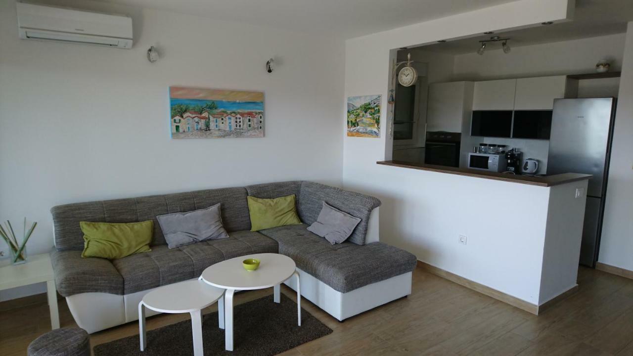 Luxury Apartments Sikiric With Fantastic View On The Sea 비빈제 외부 사진
