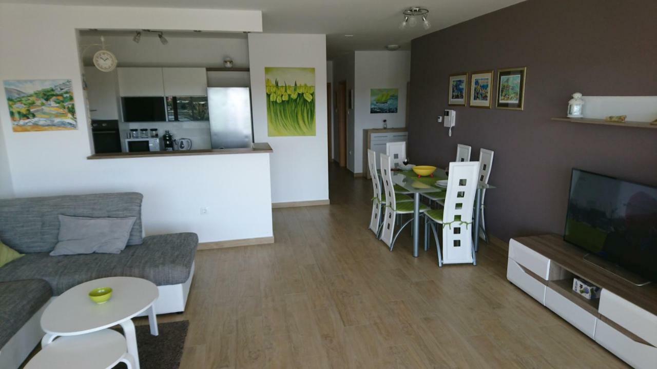 Luxury Apartments Sikiric With Fantastic View On The Sea 비빈제 외부 사진